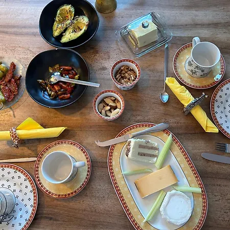 Bed & Breakfast Evis 3*