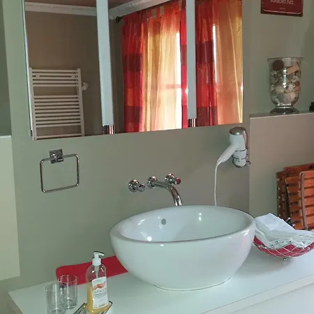 Evis Bed & Breakfast 3*