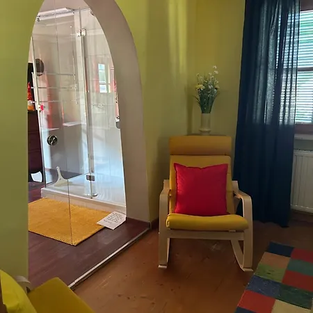 Evis Bed & Breakfast 3*